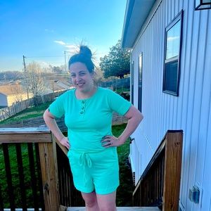 Super comfy romper mint color.